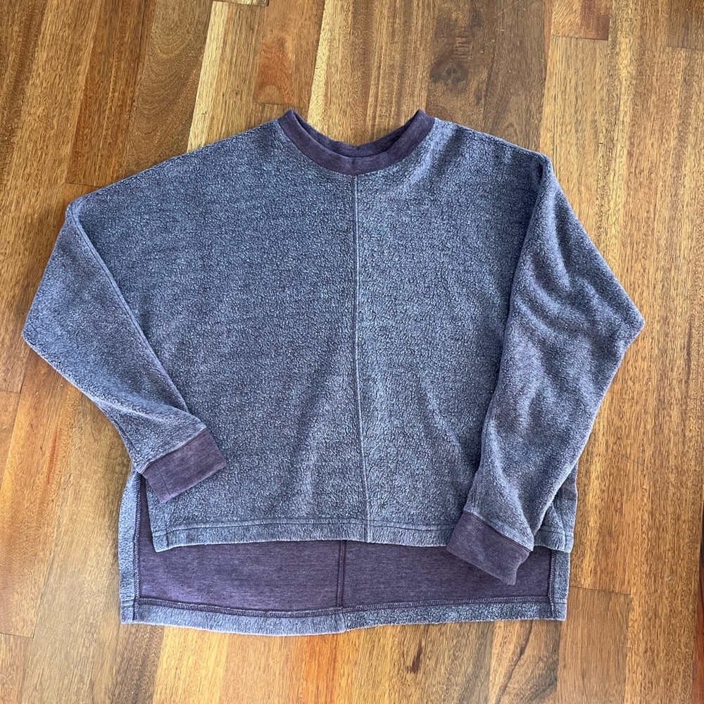Zella lightweight sweatshirt - size M
